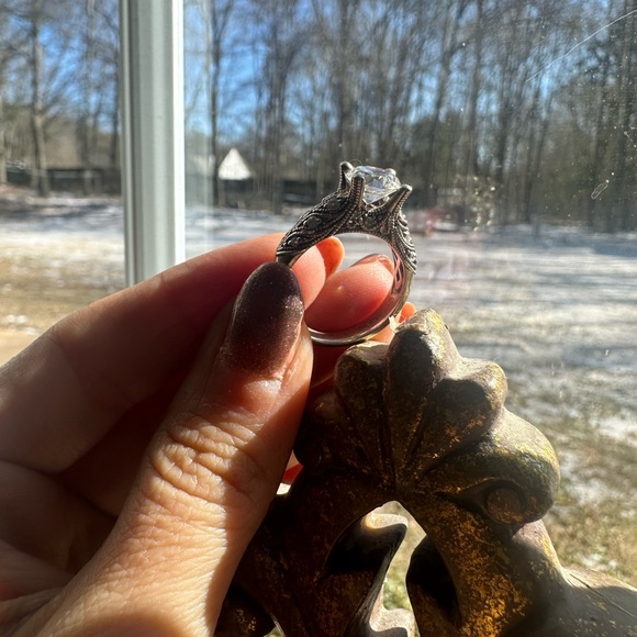 Silver elegant engagement ring - Picture 7 of 8